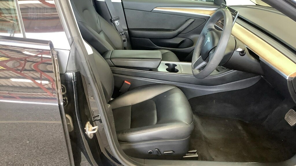 Tesla Model 3 Saloon Rwd 241 Bhp Black #11