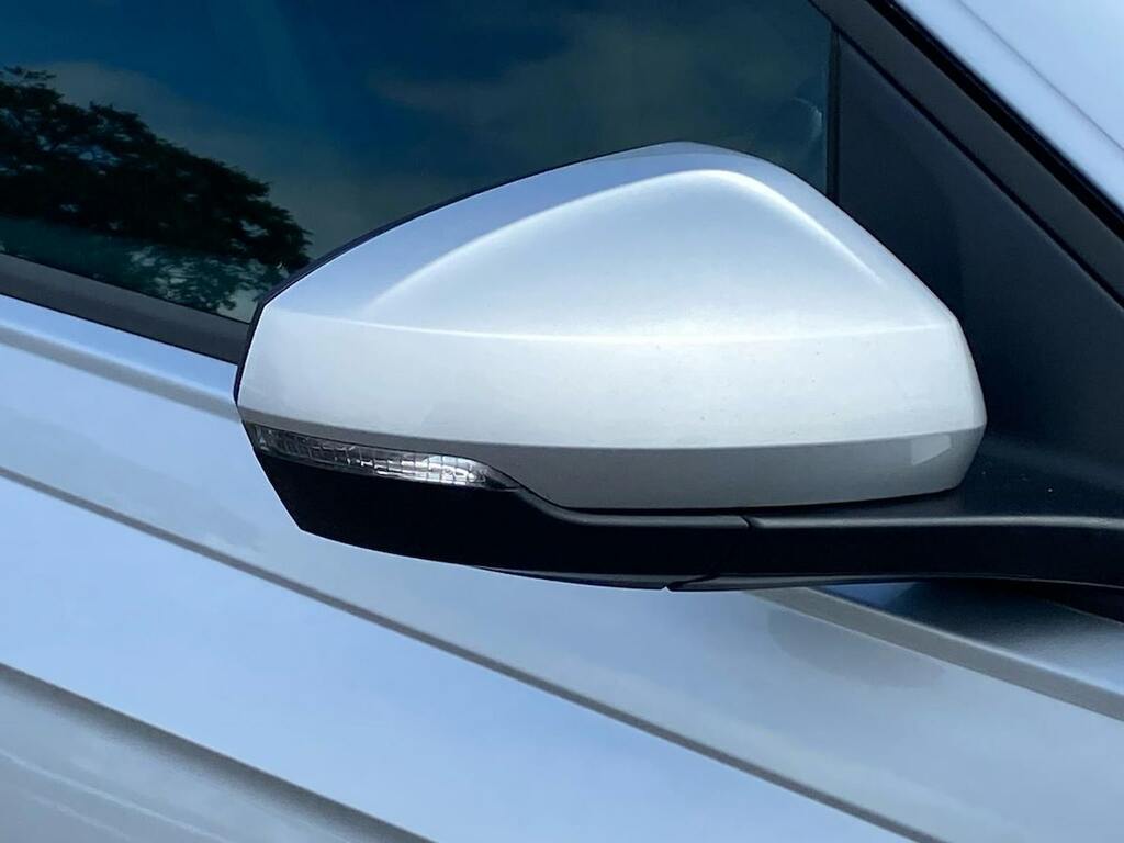 Volkswagen Polo Hatchback White #32