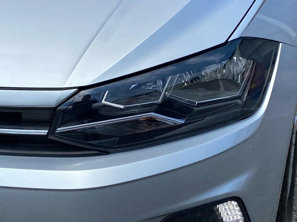 Volkswagen Polo Hatchback White #31