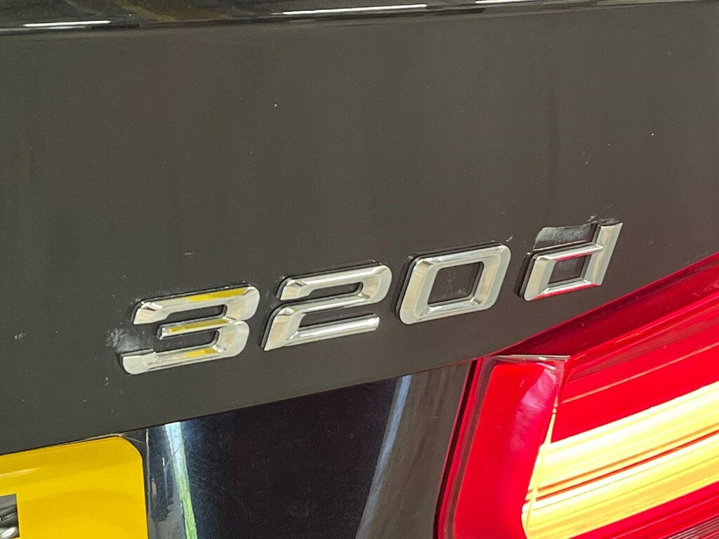 BMW 3 Series 320D Sport White #34