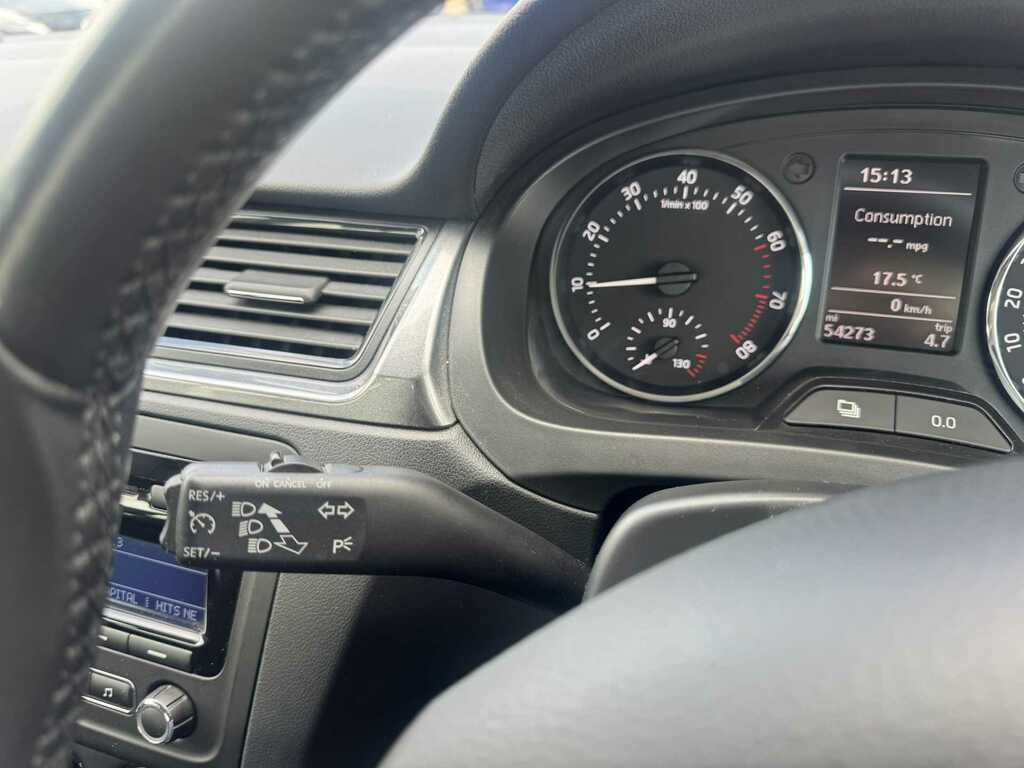 Skoda Rapid 1.2 Tsi Sport White #23