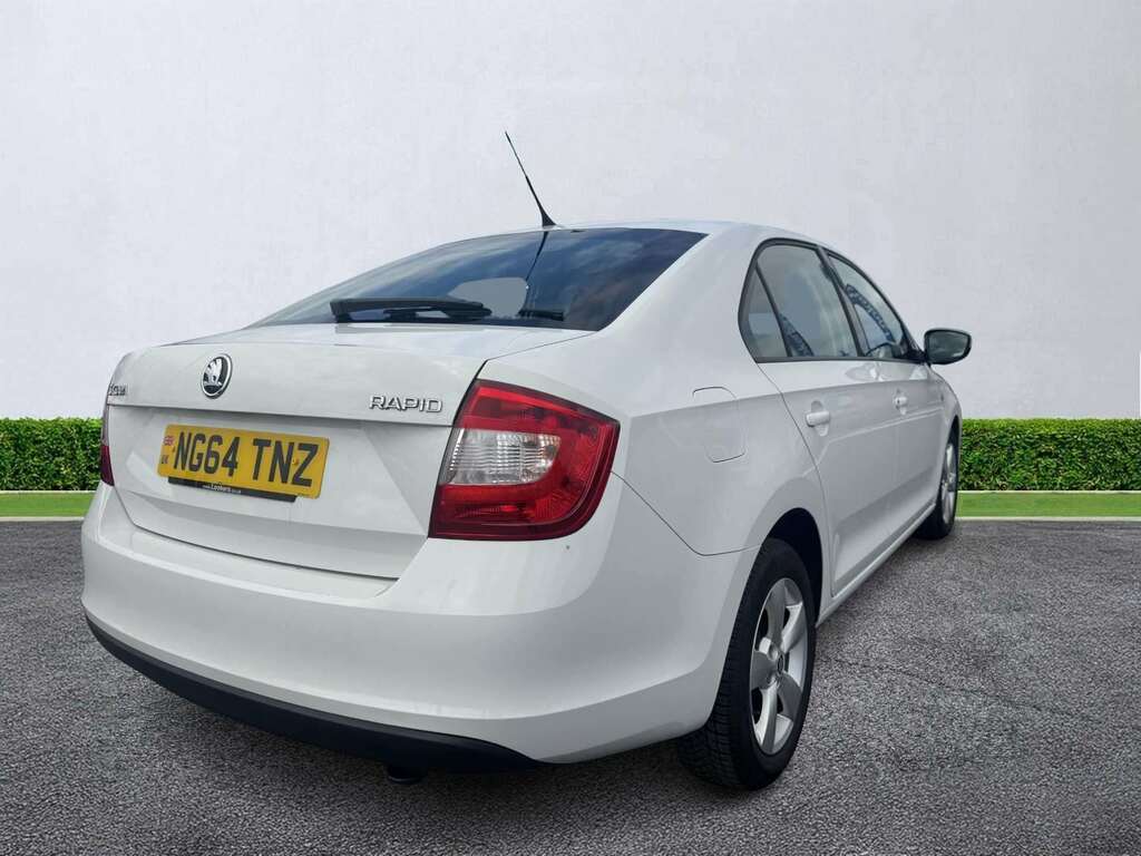 Skoda Rapid 1.2 Tsi Sport White #18