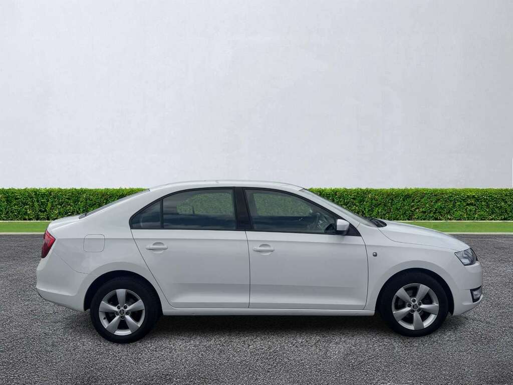 Skoda Rapid 1.2 Tsi Sport White #19