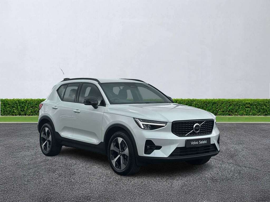Volvo XC40 2.0 B3p Plus Dark White