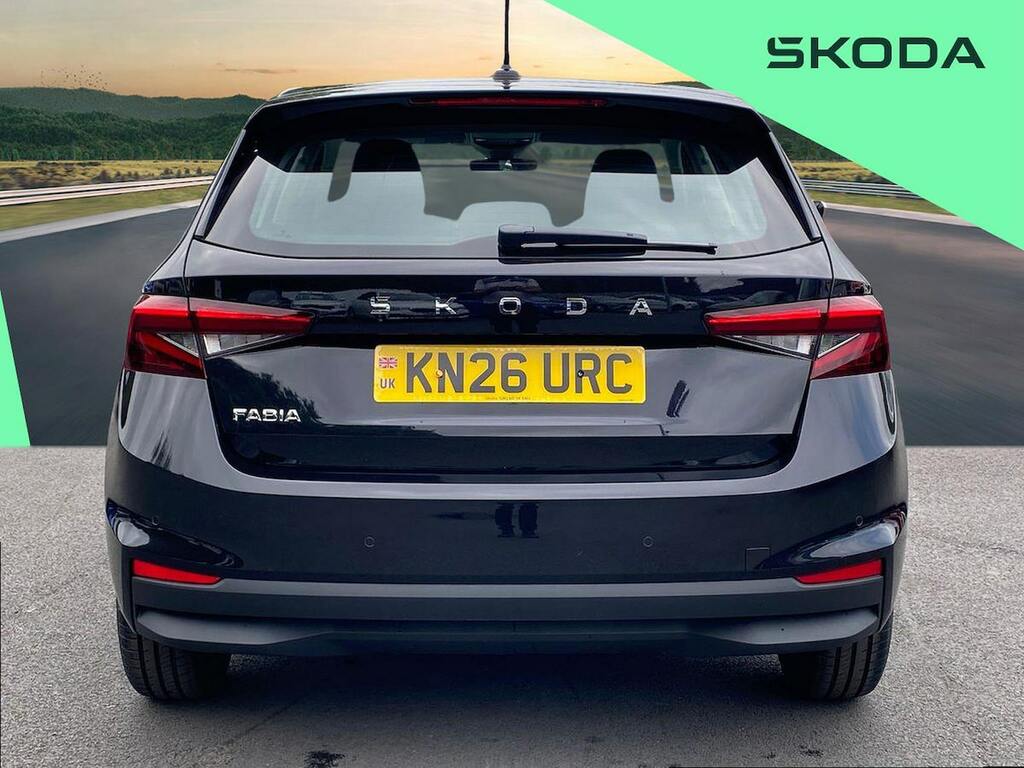 Skoda Fabia 1.0 Tsi Se Edition Black #4