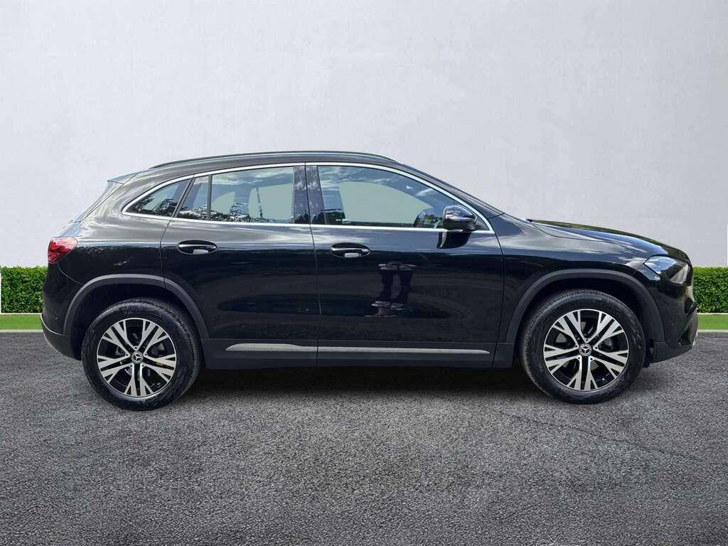 Mercedes-Benz GLA Class Gla 200D Sport Executive Black #3