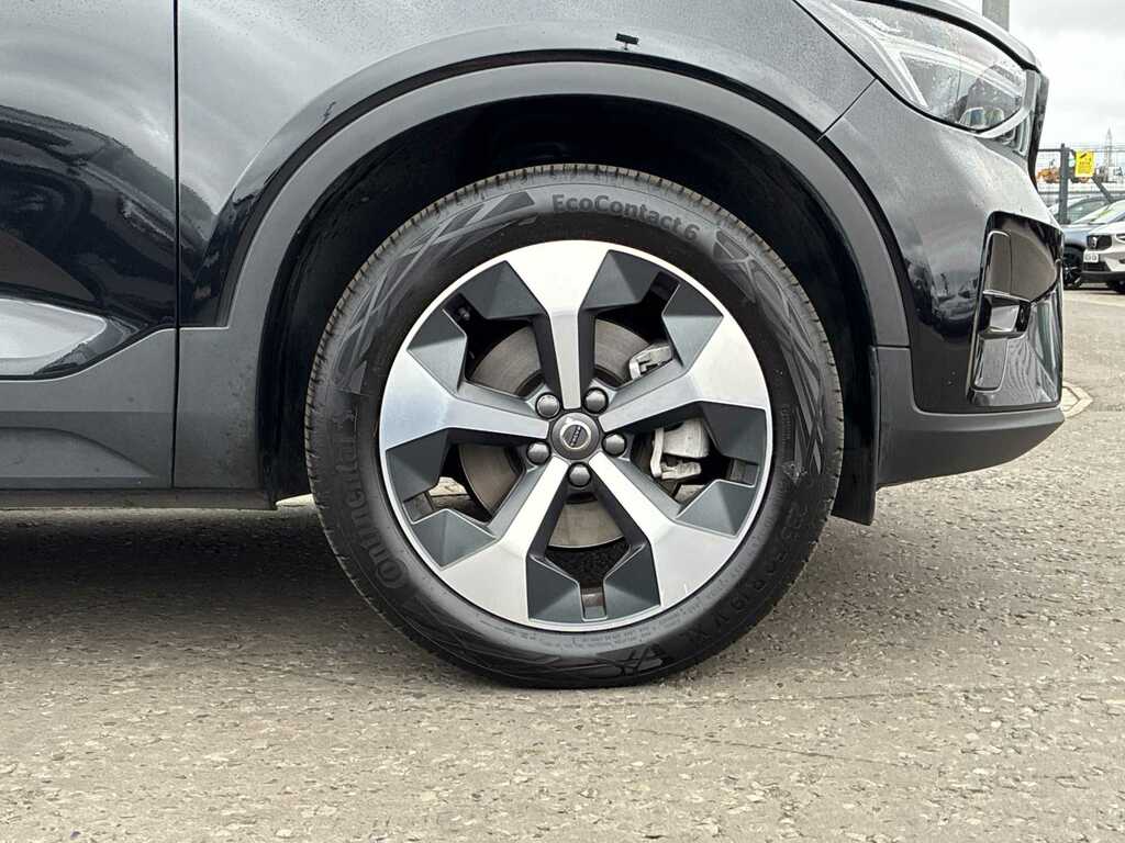 Volvo XC40 2.0 B4p Plus Dark LO74WOR Black #6