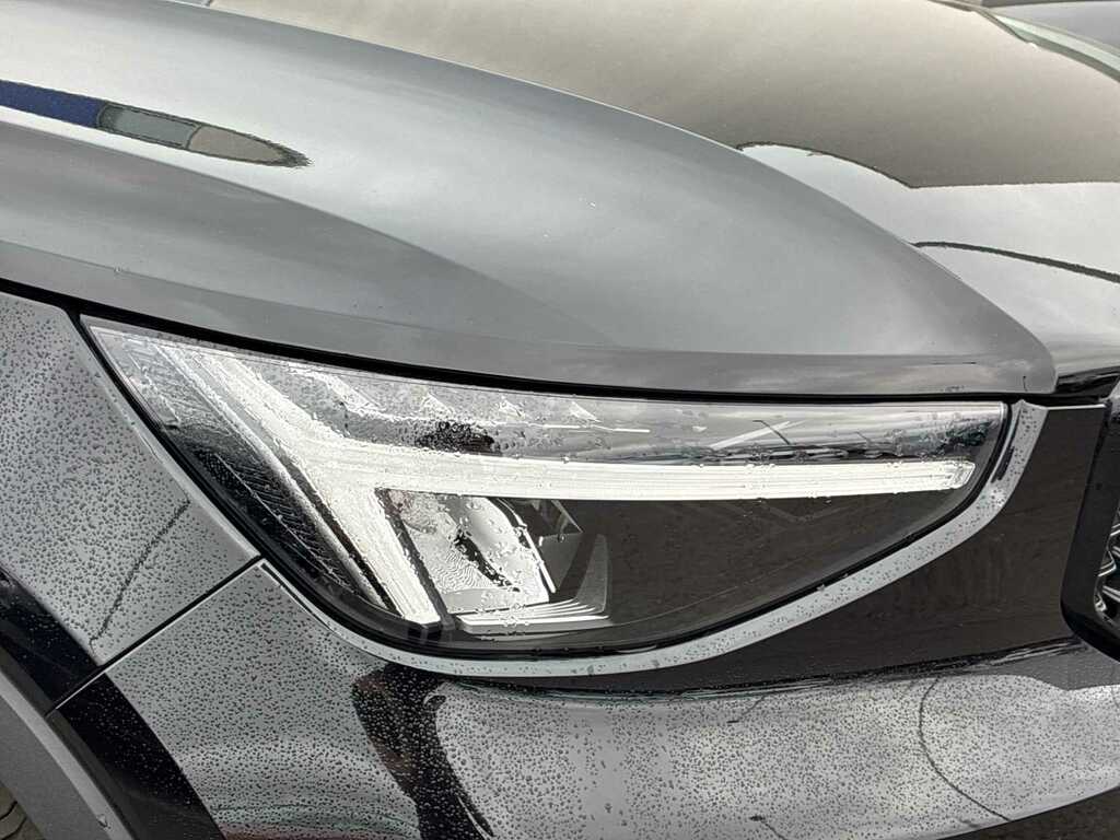 Volvo XC40 2.0 B4p Plus Dark LO74WOR Black #4