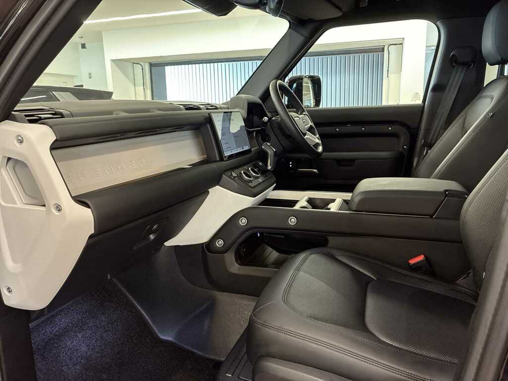 Land Rover Defender 110 3.0 D250 X-dynamic Se 110 Black #3