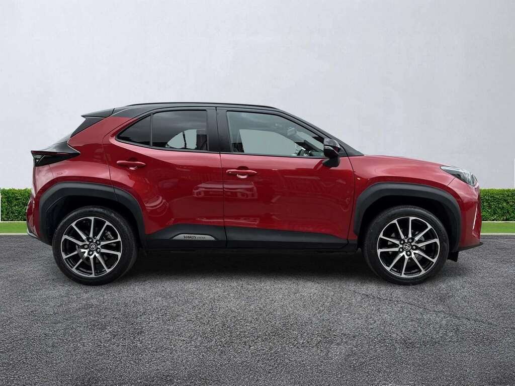 Toyota Yaris Cross 1.5 Hybrid 130 Gr Sport Cvt MK74EHE Red #3