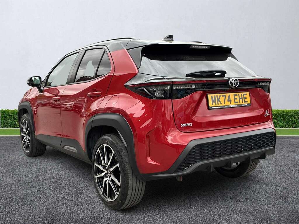 Toyota Yaris Cross 1.5 Hybrid 130 Gr Sport Cvt MK74EHE Red #2