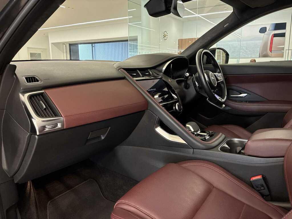 Jaguar E-Pace 1.5 P300e R-dynamic Black Grey #3