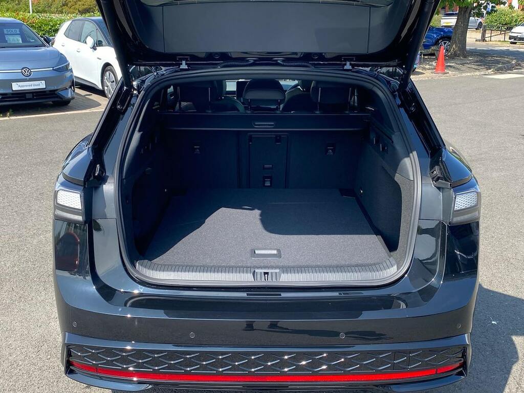 Volkswagen ID.7 86Kwh Match Pro S Plus - 2026 Black #16