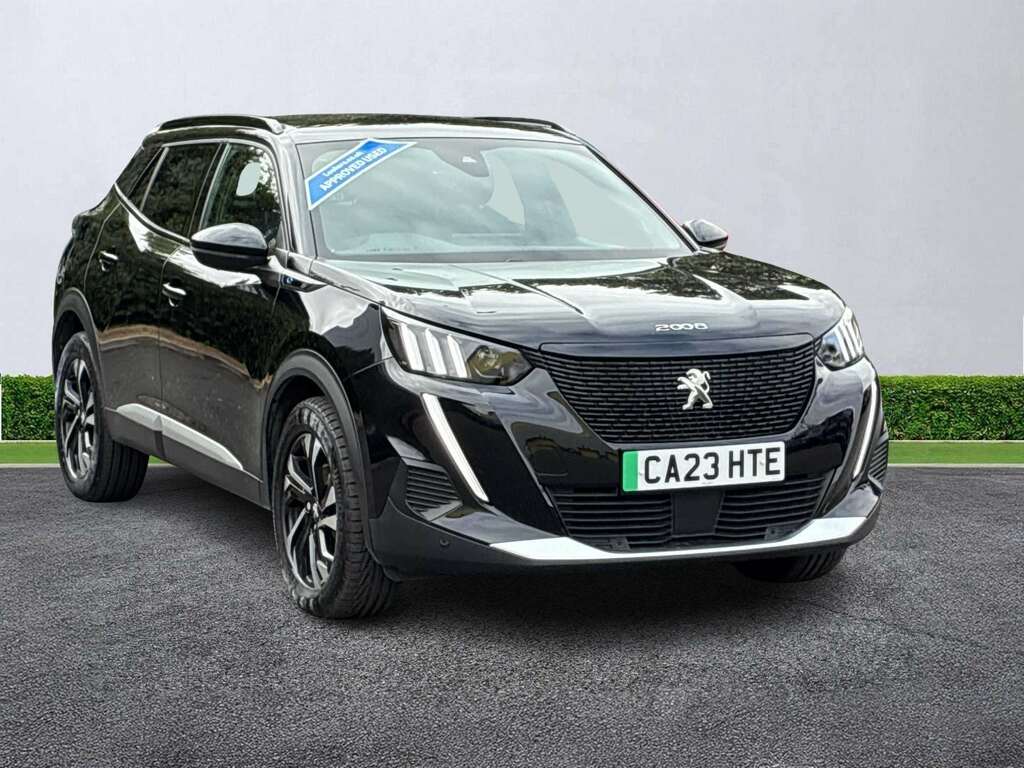 Peugeot e-2008 100Kw Gt 50Kwh Black