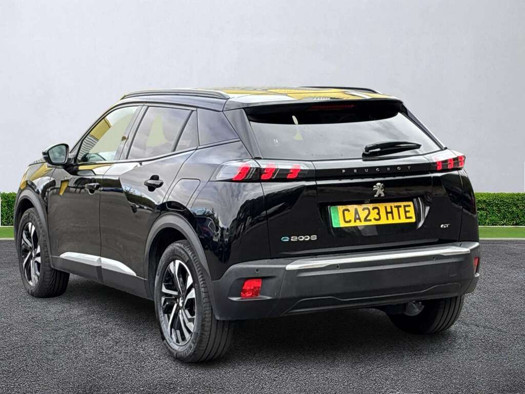 Peugeot e-2008 100Kw Gt 50Kwh Black #2