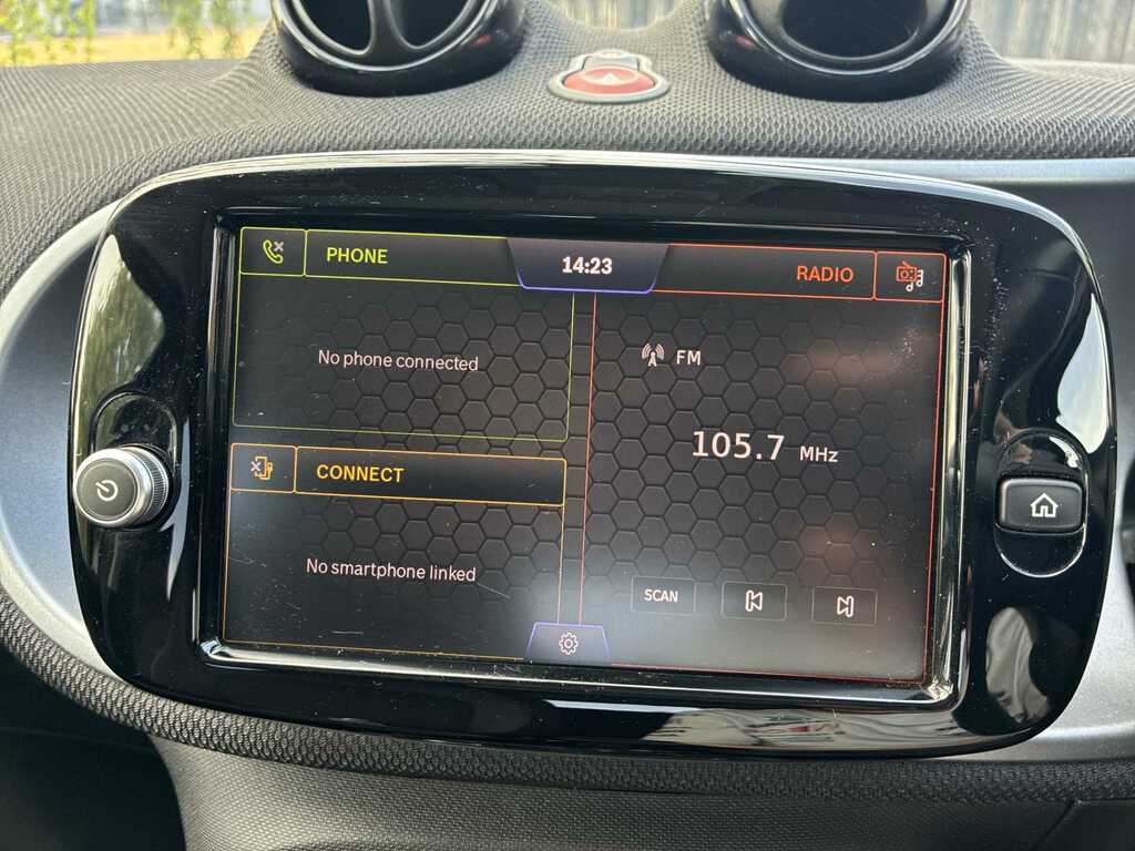 Smart Forfour 17.6Kwh Premium Hatchback 22Kw Black #11