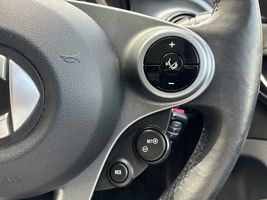 Smart Forfour 17.6Kwh Premium Hatchback 22Kw Black #23