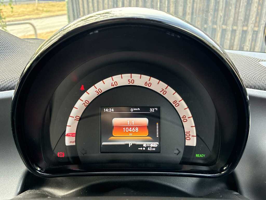 Smart Forfour 17.6Kwh Premium Hatchback 22Kw Black #10