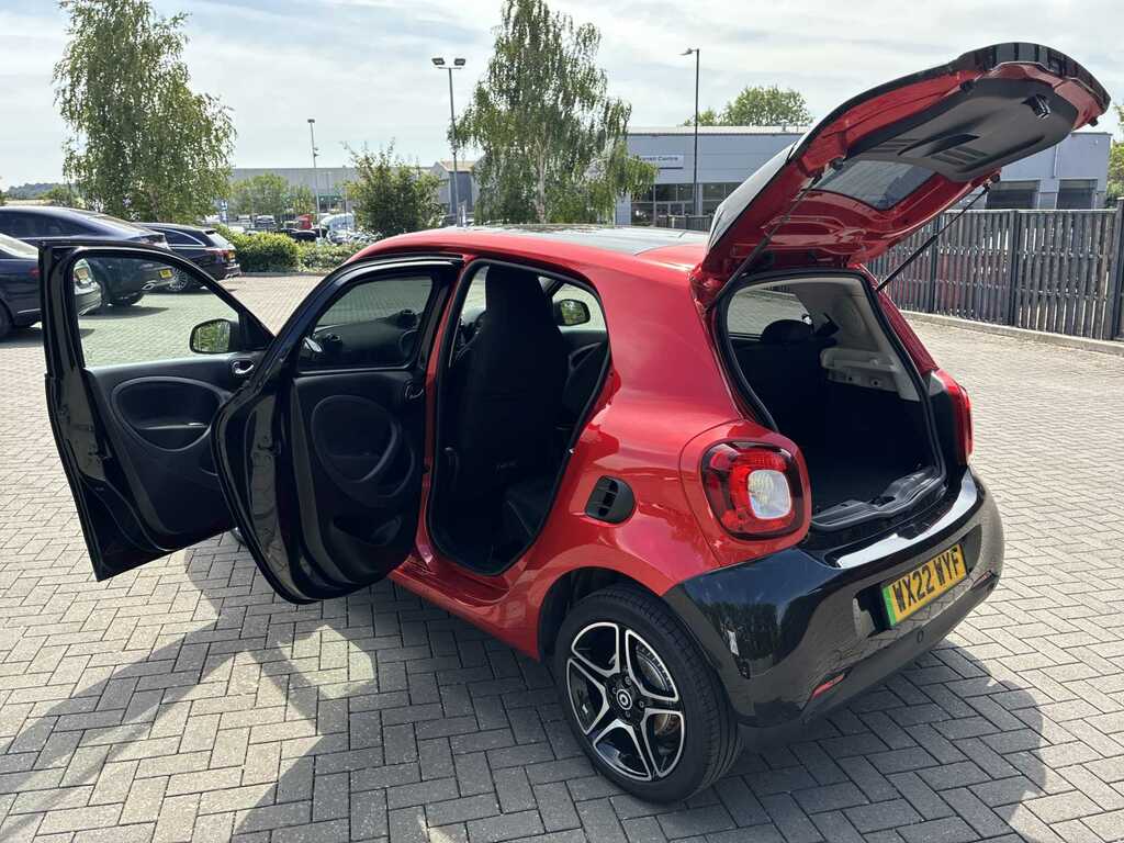 Smart Forfour 17.6Kwh Premium Hatchback 22Kw Black #38