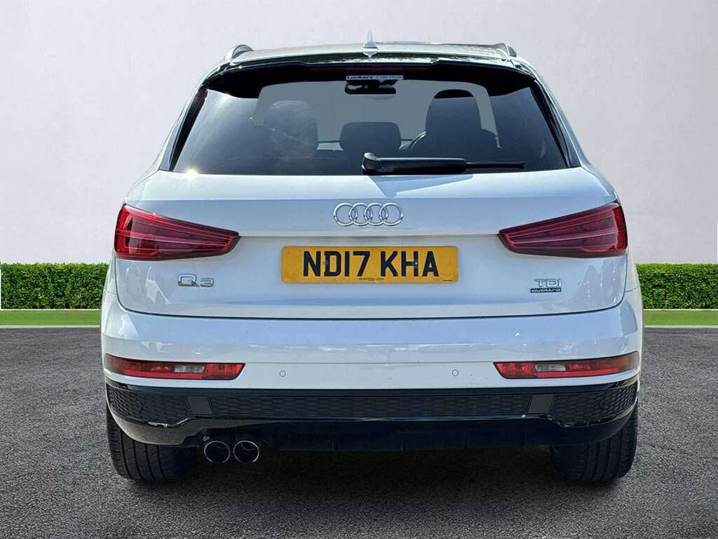 Audi Q3 2.0 Tdi Quattro Black Edition White #4