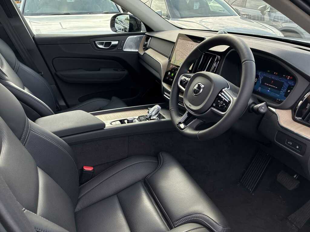 Volvo XC60 Ultra Dark Black #9