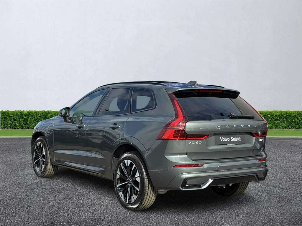 Volvo XC60 Ultra Dark Black #36