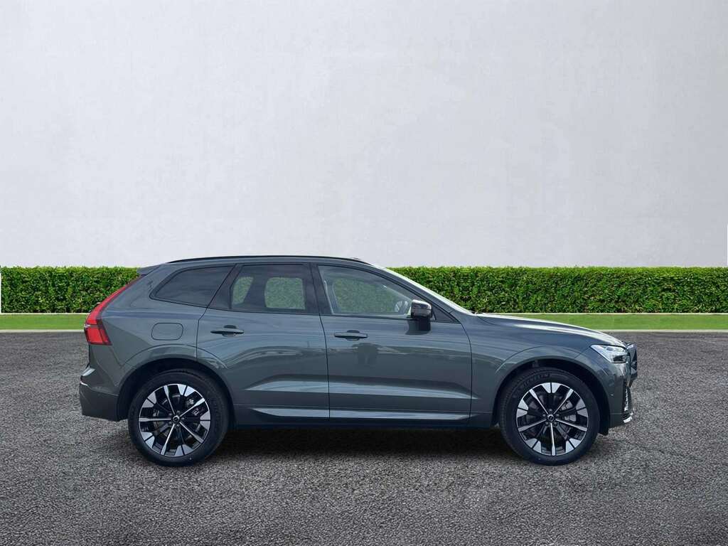 Volvo XC60 Ultra Dark Black #8