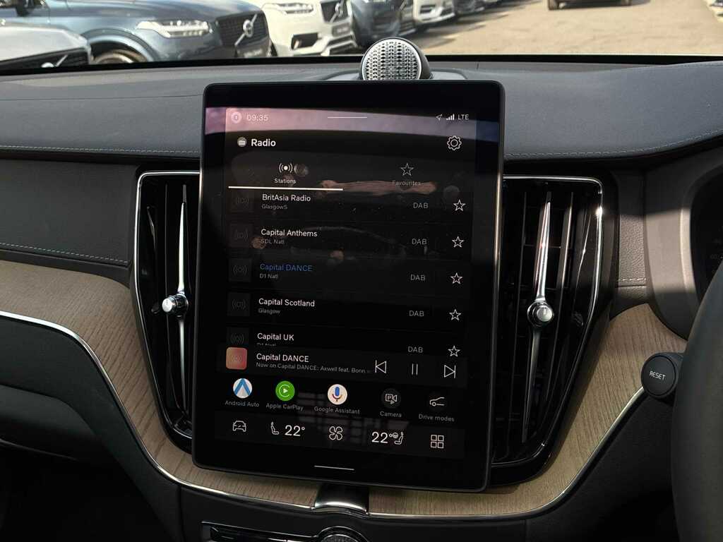 Volvo XC60 Ultra Dark Black #19