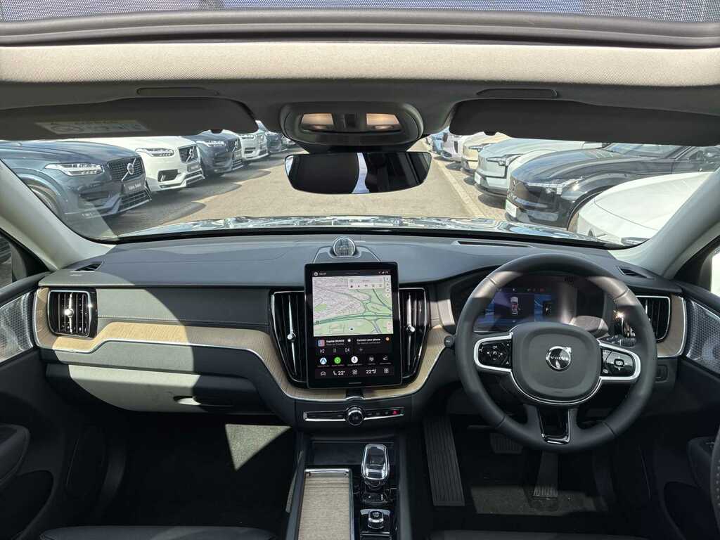 Volvo XC60 Ultra Dark Black #32