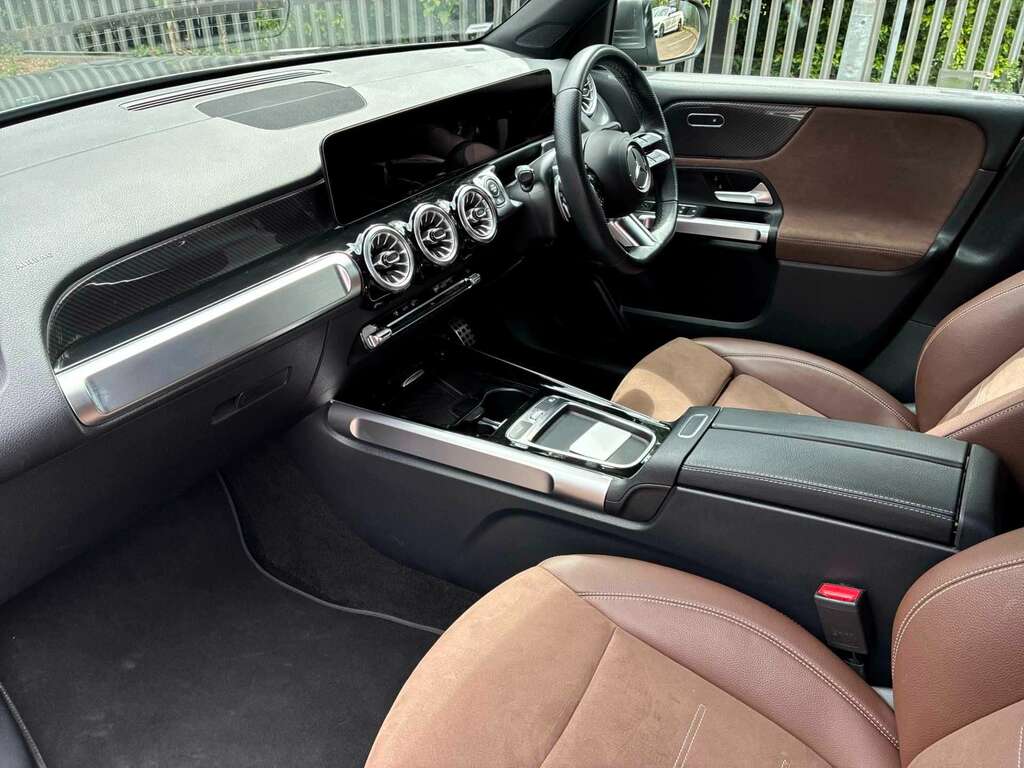 Mercedes-Benz GLB Class Glb 220 D 4Matic Amg Line Premium Grey #25