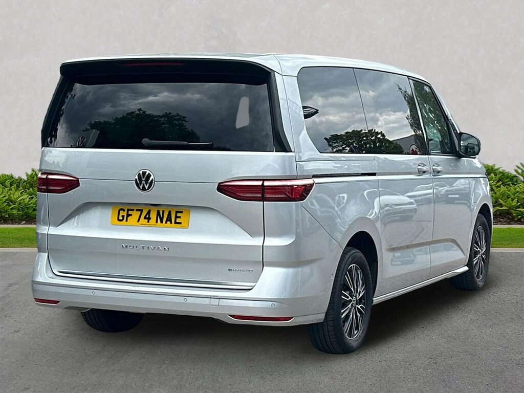 Volkswagen Multivan Life 1.4 Tsi Ehybrid 218Ps Dsg 7 Seat Conference P Black #18