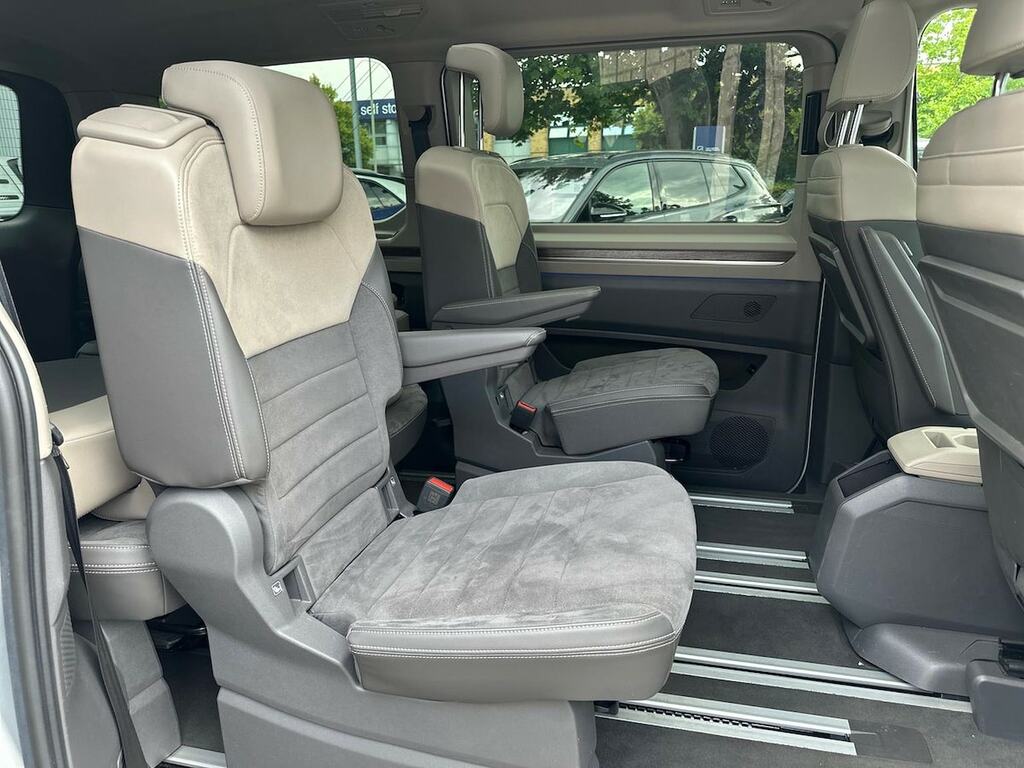 Volkswagen Multivan Life 1.4 Tsi Ehybrid 218Ps Dsg 7 Seat Conference P Black #16