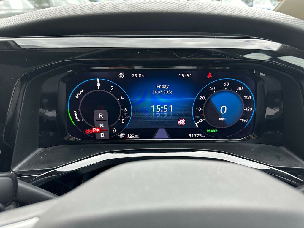 Volkswagen Multivan Life 1.4 Tsi Ehybrid 218Ps Dsg 7 Seat Conference P Black #10