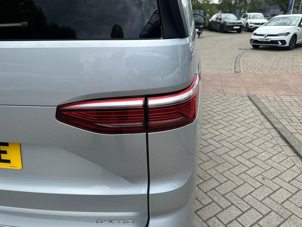 Volkswagen Multivan Life 1.4 Tsi Ehybrid 218Ps Dsg 7 Seat Conference P Black #35