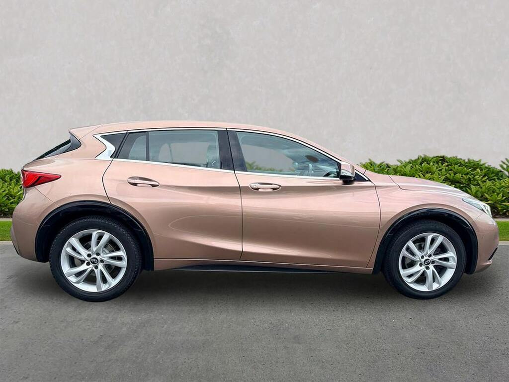 Infiniti Q30 Infiniti Q30 Premium Tech D Brown #3
