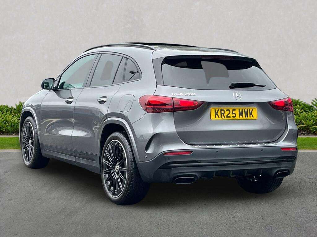Mercedes-Benz GLA Class Gla 200 Amg Line Premium Plus Grey #5