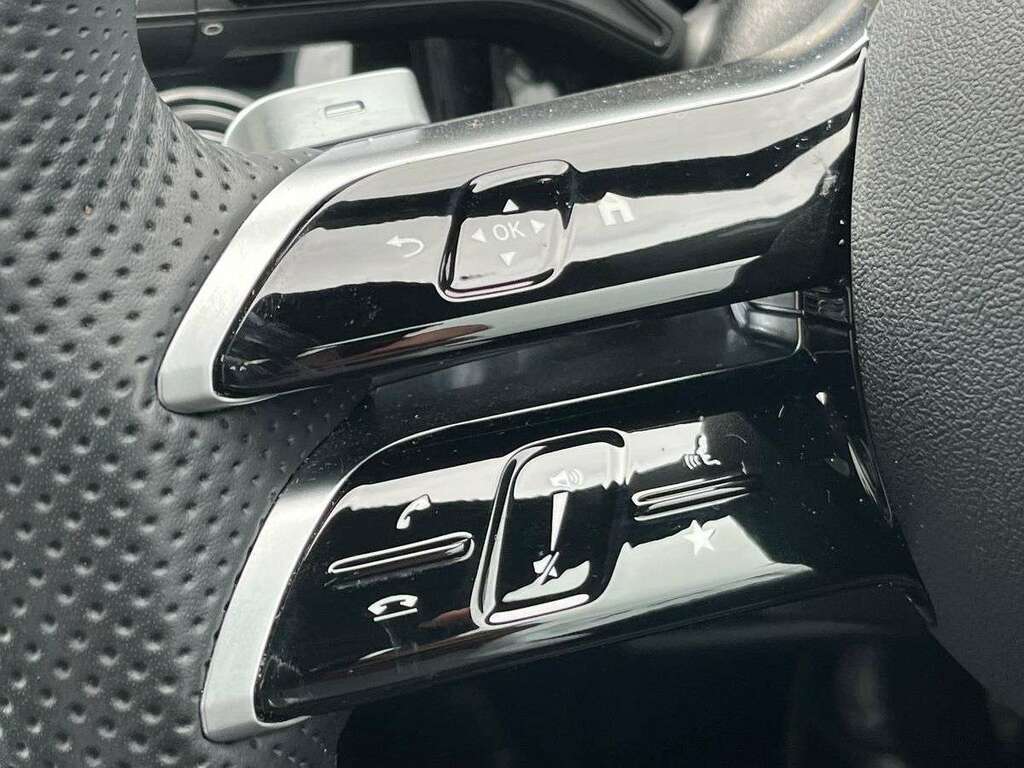 Mercedes-Benz GLA Class 200 Amg Line Executive Black #26