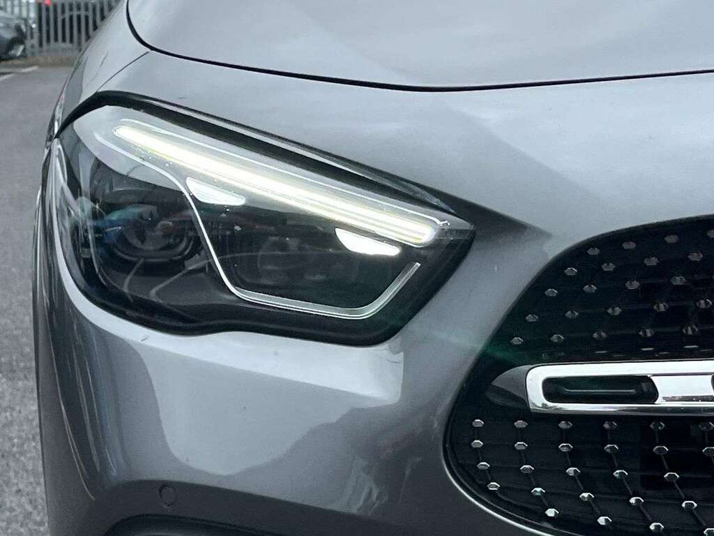 Mercedes-Benz GLA Class 200 Amg Line Executive Black #33