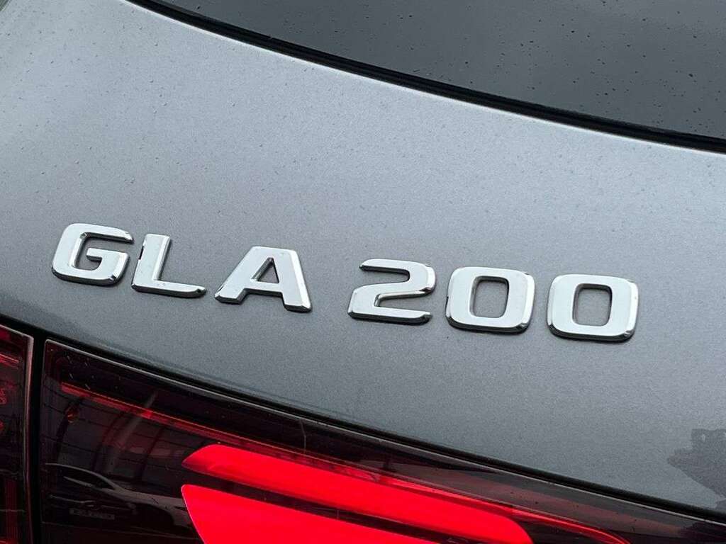 Mercedes-Benz GLA Class 200 Amg Line Executive Black #34