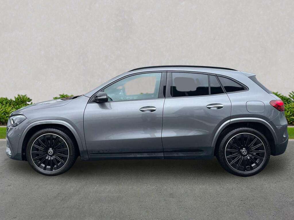 Mercedes-Benz GLA Class Gla 200 Amg Line Premium Plus Grey #4