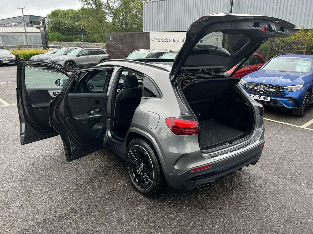 Mercedes-Benz GLA Class 200 Amg Line Executive Black #39