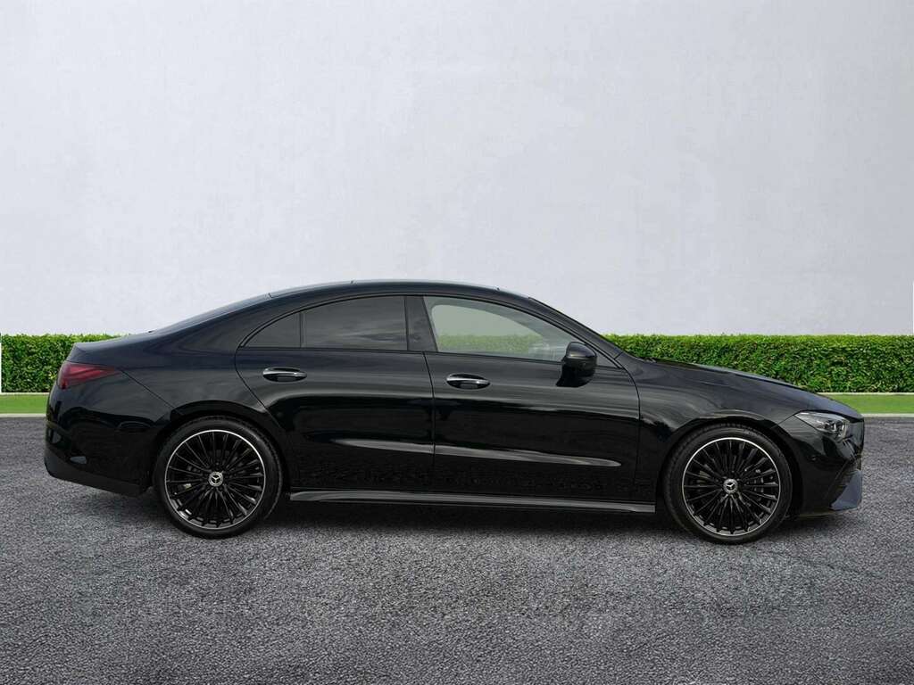 Mercedes-Benz CLA Class Cla 200 Amg Line Premium Plus Tip Black #2