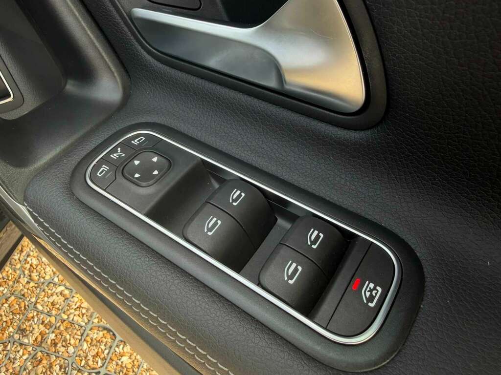 Mercedes-Benz CLA Class Cla 180 Amg Line Executive Tip Black #18