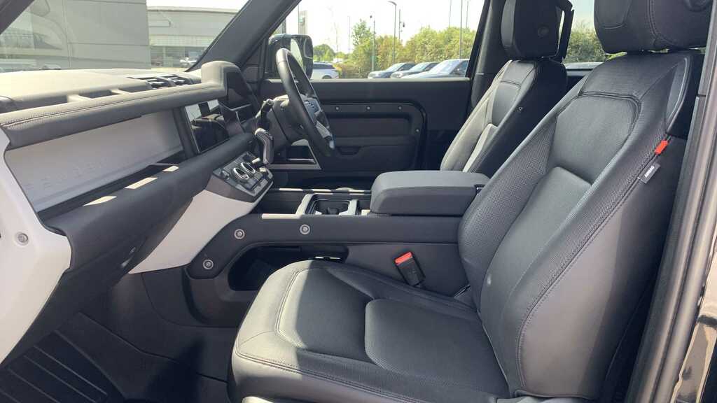 Land Rover Defender 90 3.0 D250 X-dynamic Se 90 AX23KNK Black #3