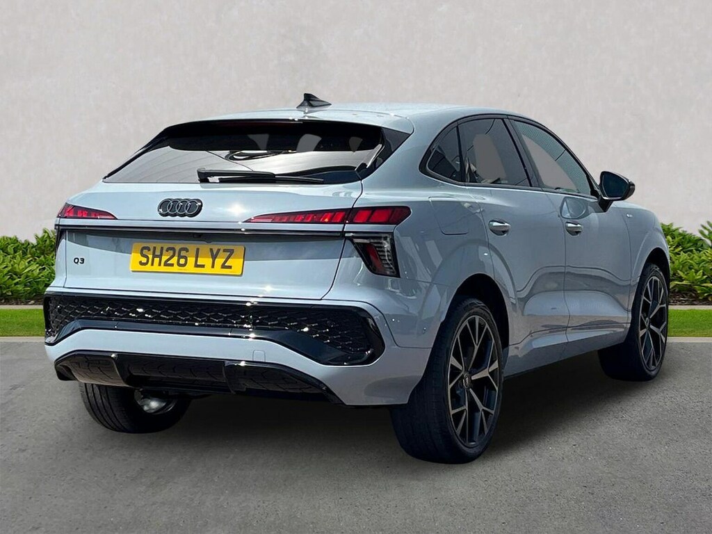 Audi Q3 1.5 E-hybrid Launch Edition Sportback P Blue #18