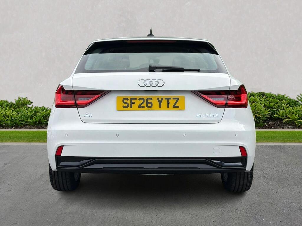 Audi A1 1.0 Tfsi 25 Sport Sportback Euro White #4