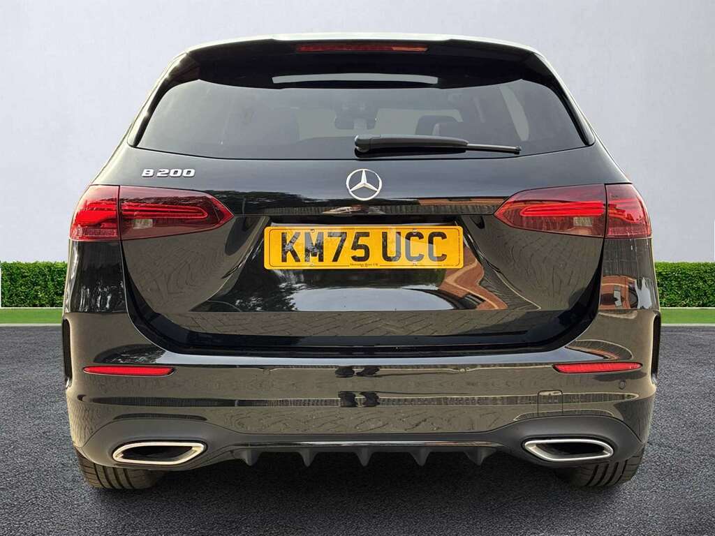 Mercedes-Benz B Class B200 Amg Line Premium Plus Black #4