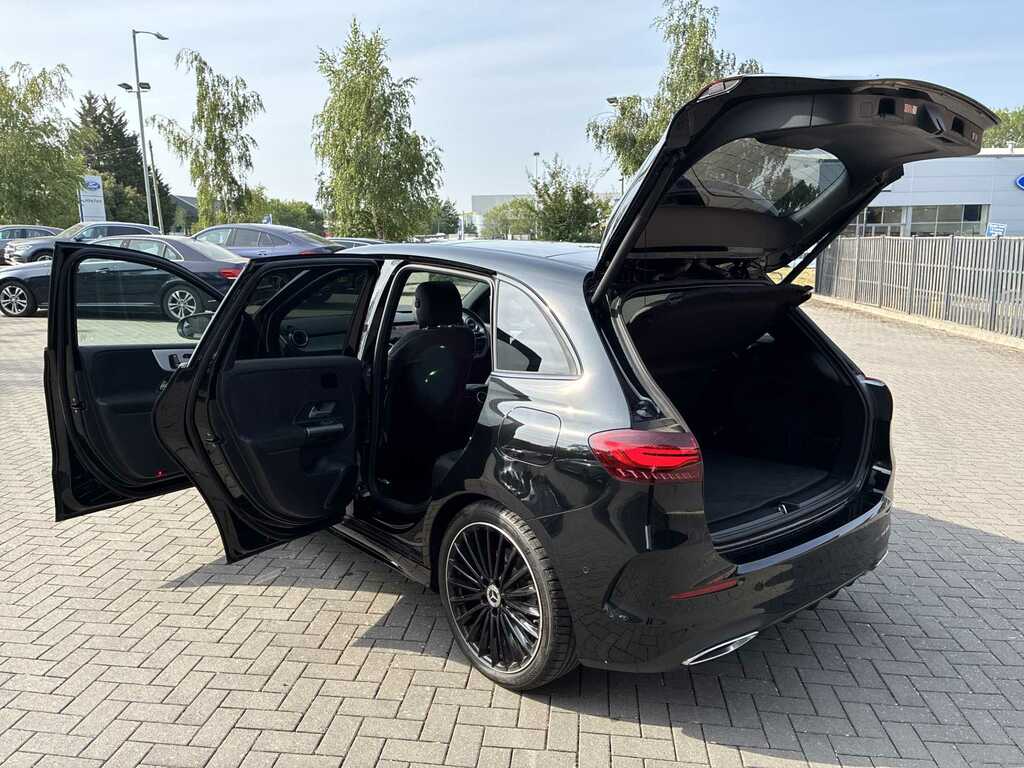 Mercedes-Benz B Class B200 Amg Line Executive 2025 Black #38