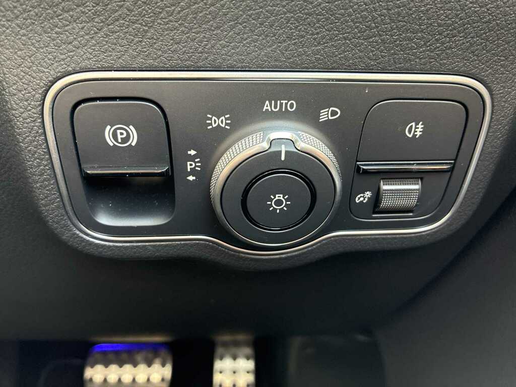 Mercedes-Benz B Class B200 Amg Line Executive 2025 Black #48