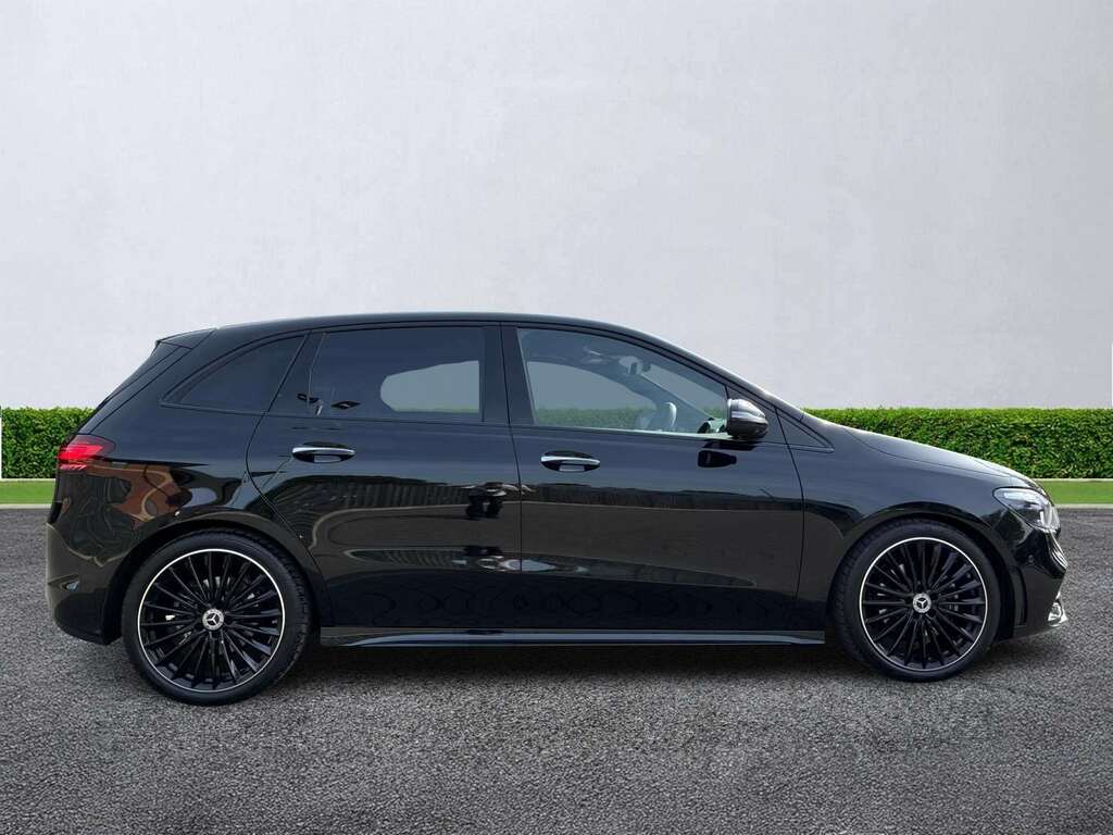 Mercedes-Benz B Class B200 Amg Line Premium Plus Black #3